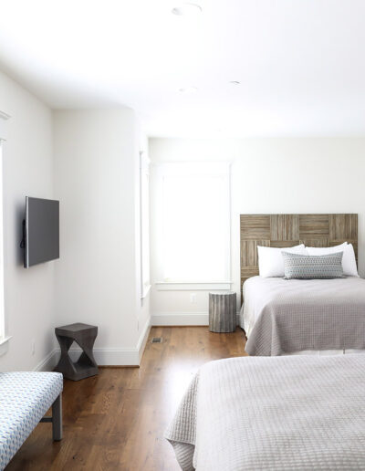 Queenstown Wye Cottage Bedroom 100