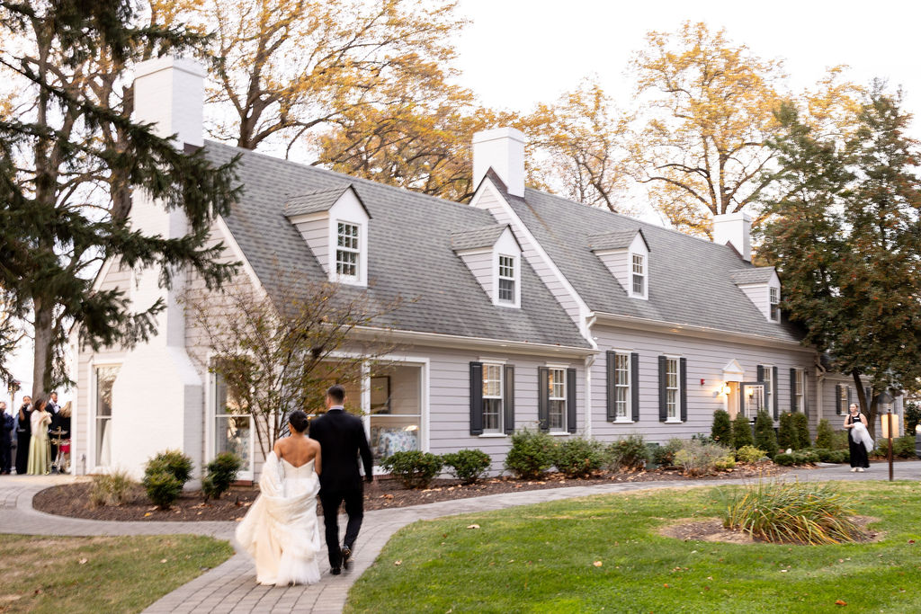 queenstown harbor's beautiful property is on display during a couple's wedding